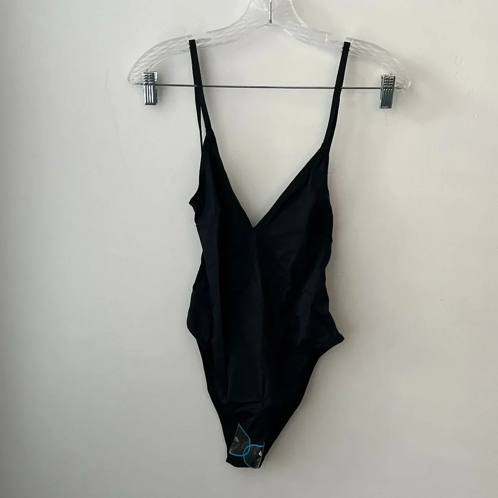 ASOS Design Key Hole Channel Back Swimsuit - Picture 3 of 6